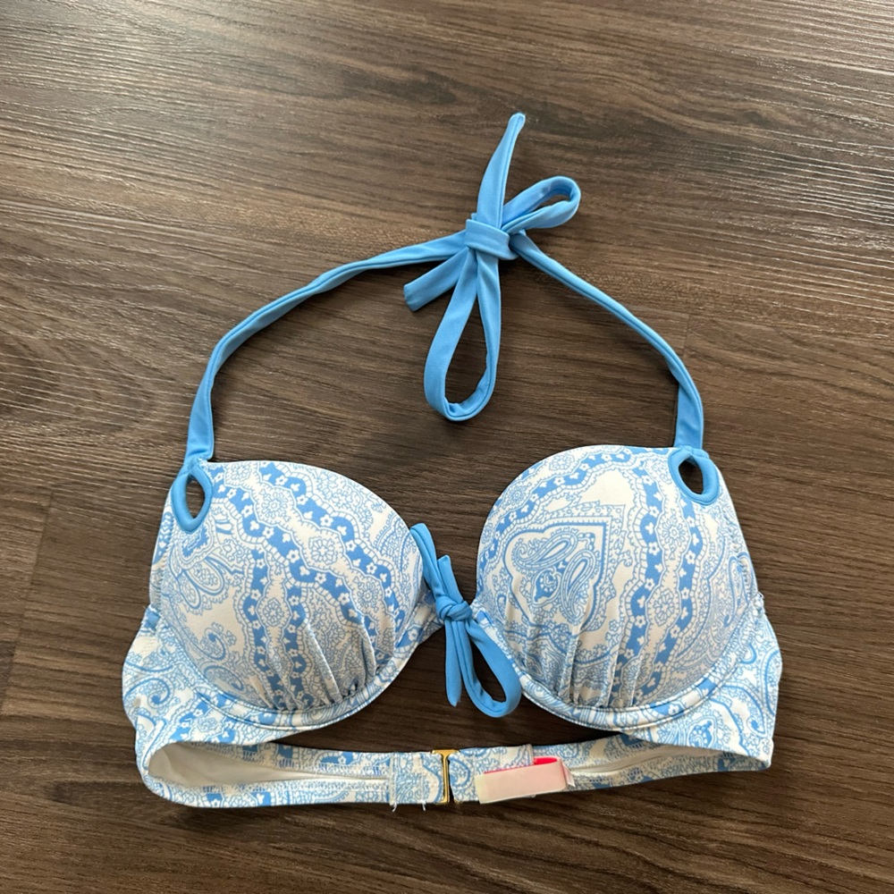 Victoria’s Secret 32A Light Blue Paisley Push-Up Bikini Top